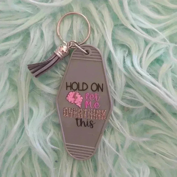 Handmade retro motel keychain. The listing price is for one keychain only - Picture 5 of 5
